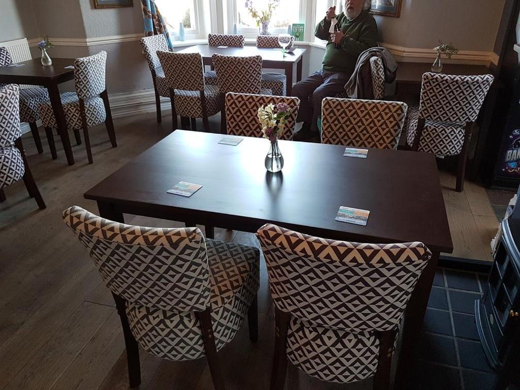 The Village Inn Bideford Buitenkant foto