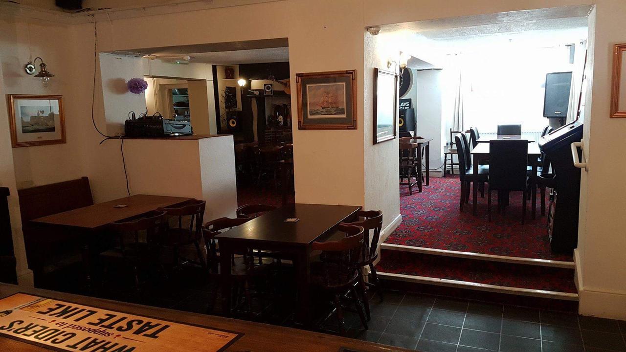 The Village Inn Bideford Buitenkant foto